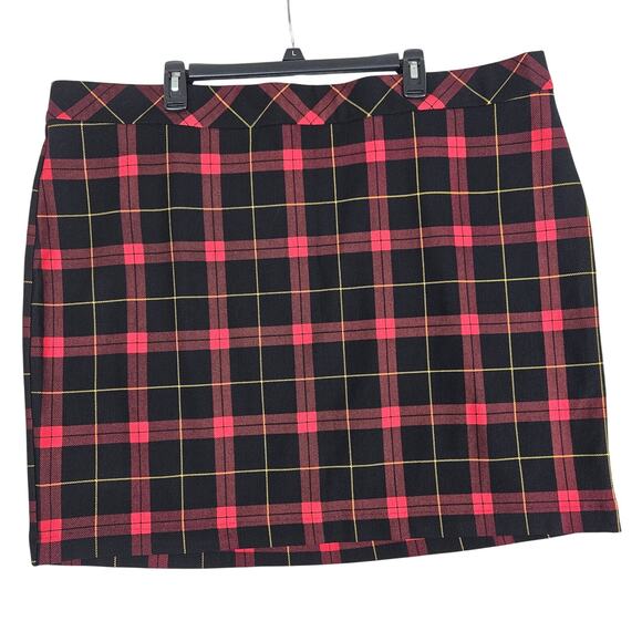 Womens Torrid Betsey Johnson Mini Luxe Ponte Skirt red Plaid Size 3 3X 22-24 NWT - Picture 1 of 14